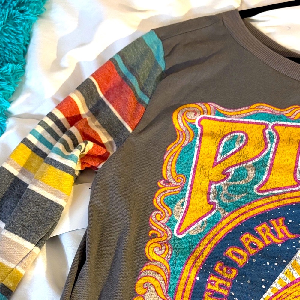 Pink Floyd Women’s Upcycled Sweatshirt - Picture 5 of 8